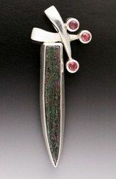 Click to view detail for MB-P212 Pendant Mardi Gras Sword